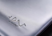 华为nova9后盖材质是什么？耐用吗？