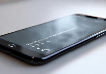 oppo手机屏幕突然发亮是什么原因导致的？