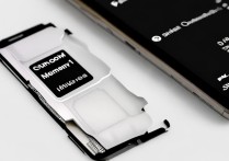 华为7plus怎么装内存卡