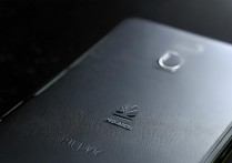 华为p7后盖怎么感觉是朔料的，华为p7后盖材质是塑料吗