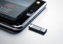 华为麦芒 3 怎么装卡，华为麦芒 3 手机 SIM 卡安装方法