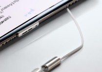 苹果手机插上耳机有杂音怎么办