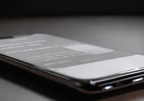 苹果手机听不见声音但扬声器有声且显示耳机，苹果手机扬声器有声却听不见声音且显示耳机连接怎么办