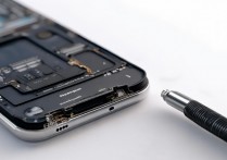 oppo手机怎么卸后壳？自己动手拆机教程步骤详解。