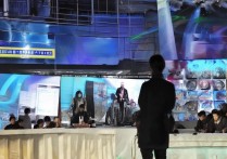 oppo手机绳子怎么系，手机挂绳穿孔系法图解