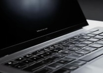 苹果重启后黑屏但屏幕有光，是系统问题还是硬件故障？