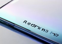 Redmi12后盖是不是玻璃的