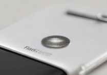 华为p10闪光灯怎么开啊，华为p10闪光灯设置在哪