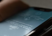 苹果通话界面怎么找不到挂断按钮？