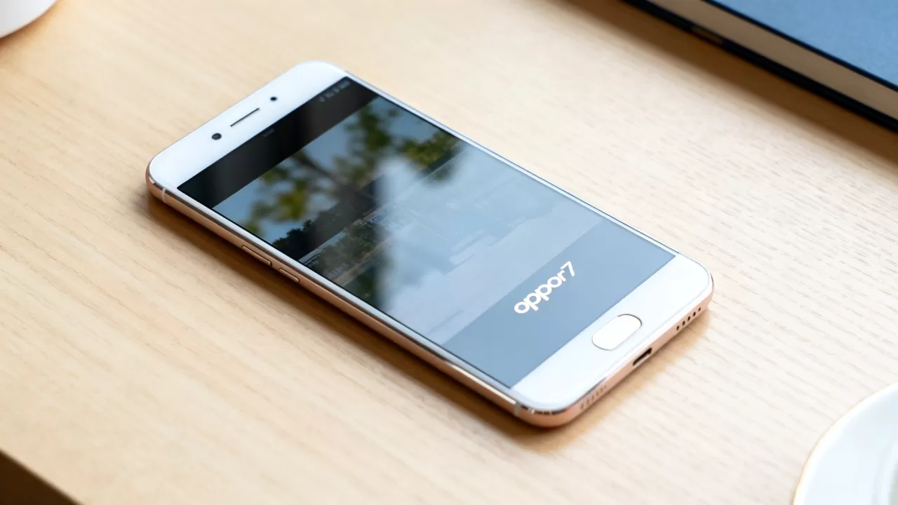 oppor7为什么我的像素模糊刚买的，手机拍照模糊不清