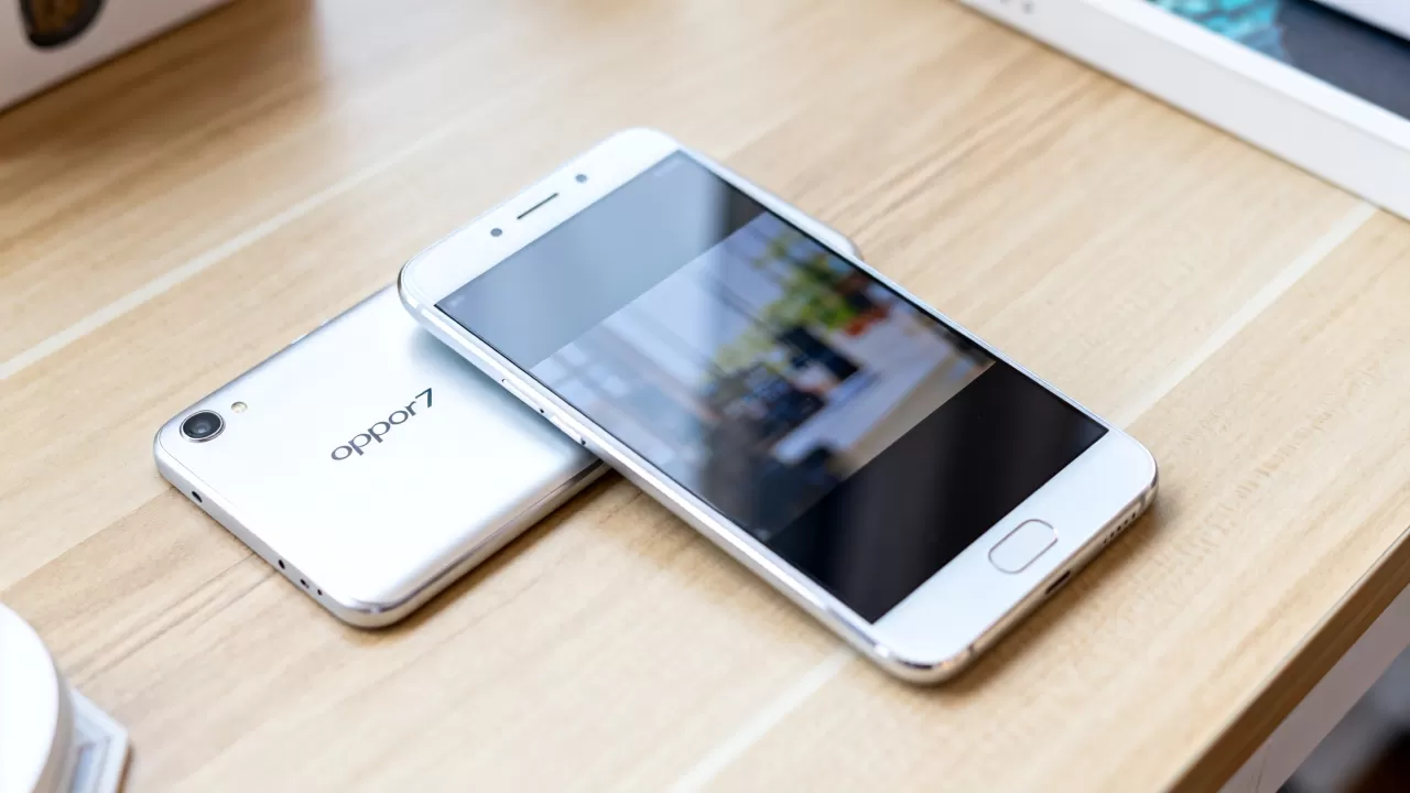 oppor7为什么我的像素模糊刚买的，手机拍照模糊不清