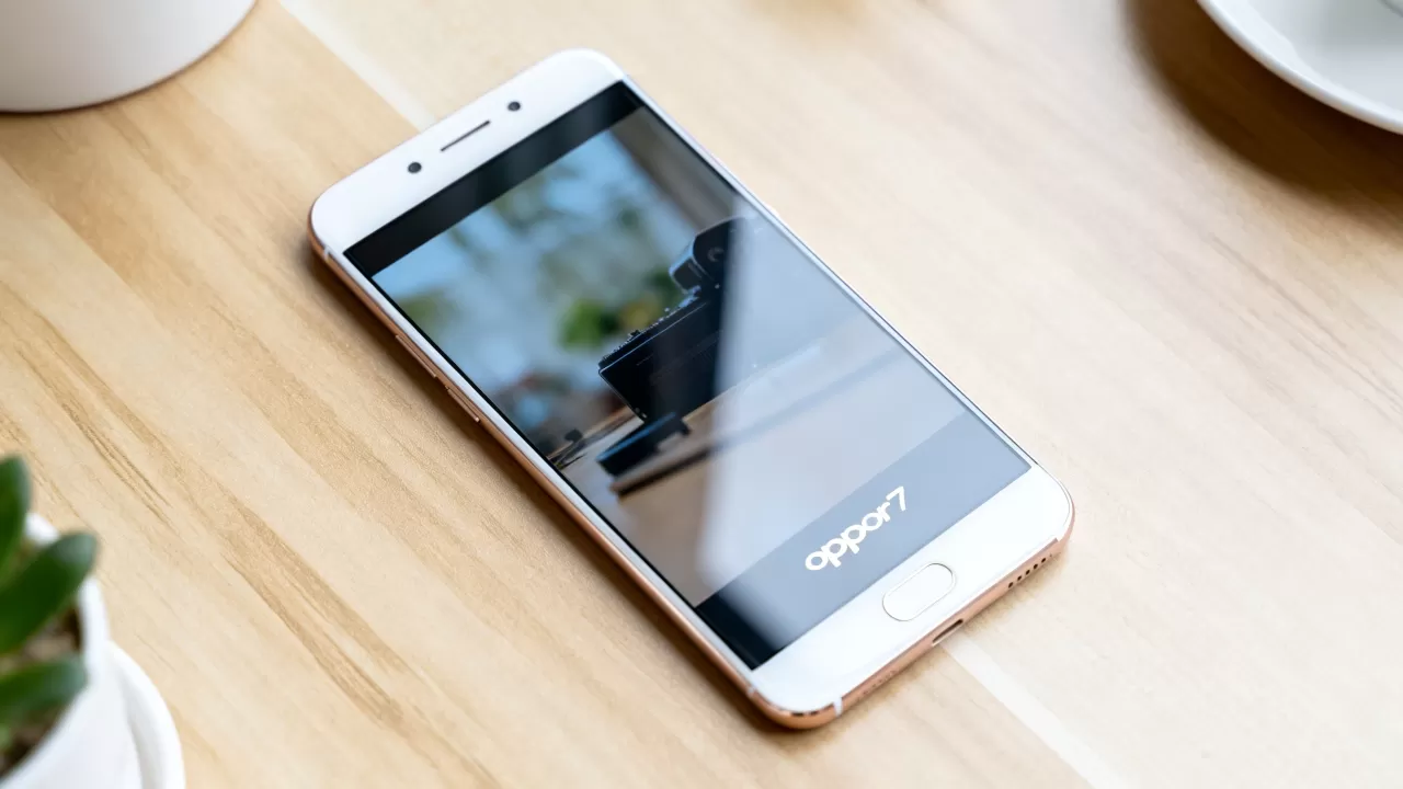 oppor7为什么我的像素模糊刚买的，手机拍照模糊不清