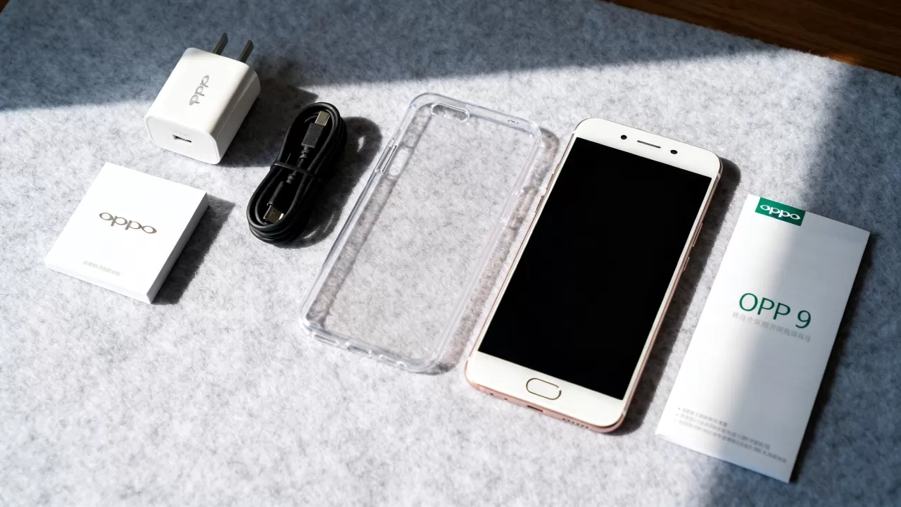 OPPO R9送的什么?OPPO R9随机附赠配件清单 OPPO R9送的什么?OPPO R9随机附赠配件清单