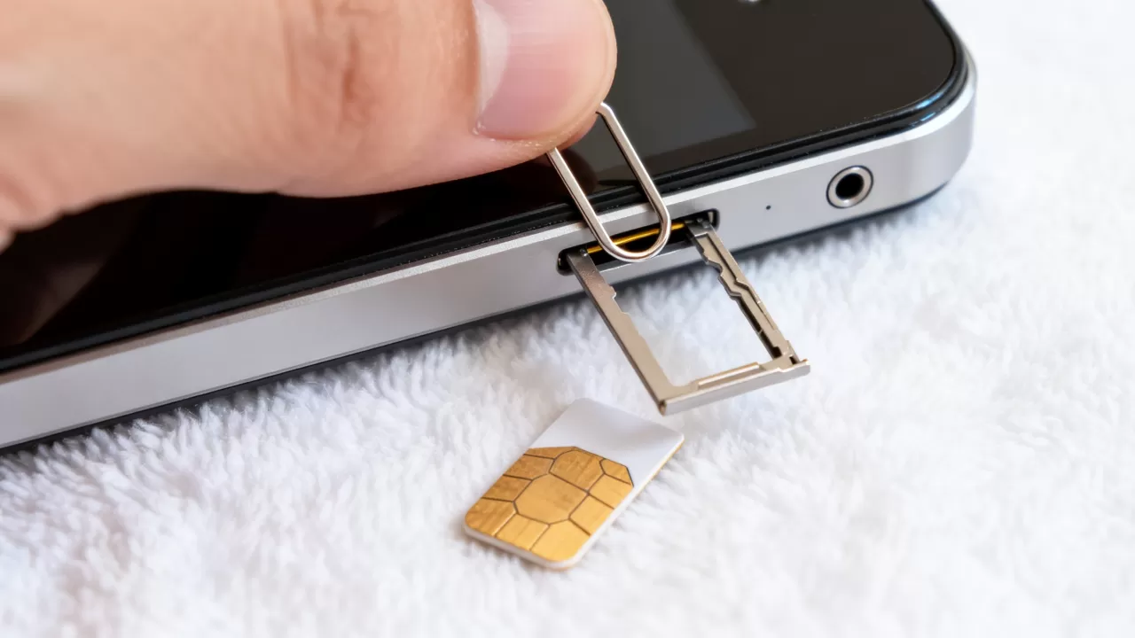 iphone4手机卡怎么装,iphone4手机卡槽位置图解 iphone4手机卡怎么装,iphone4手机卡槽位置图解