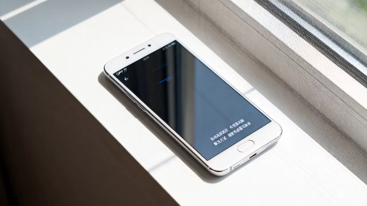 OPPO R7为什么自动亮屏,手机屏幕无故亮起怎么办 OPPO R7为什么自动亮屏,手机屏幕无故亮起怎么办