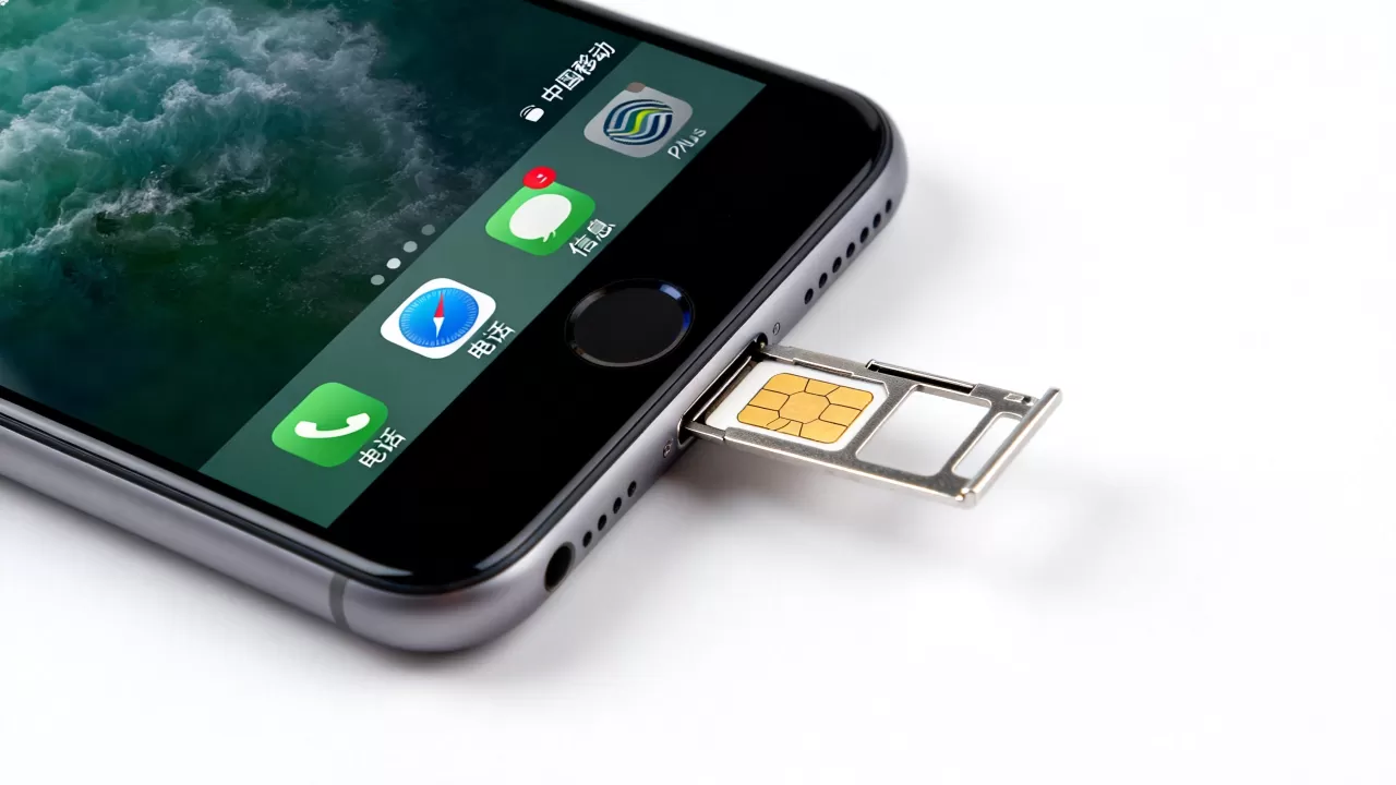 iphone 7 plus sim卡插哪里，iphone 7 plus sim卡槽位置
