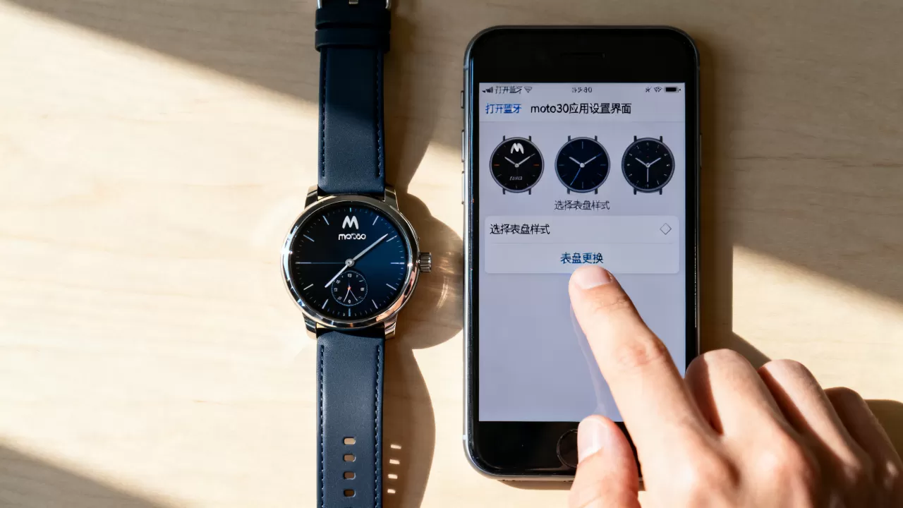 moto360表盘iphone怎么用，moto360怎么设置表盘