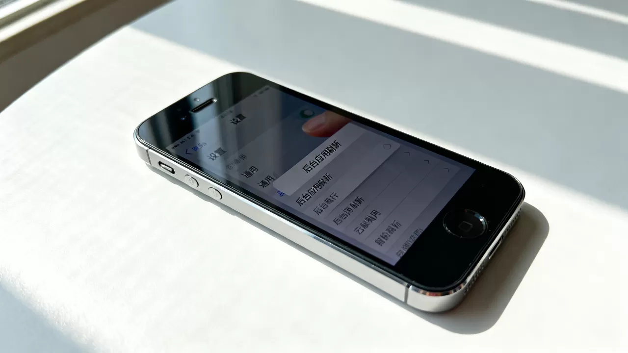 怎么关闭iphone5s的后台，iPhone5s怎么彻底关闭后台应用